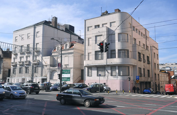Америчка амбасада још чека купце